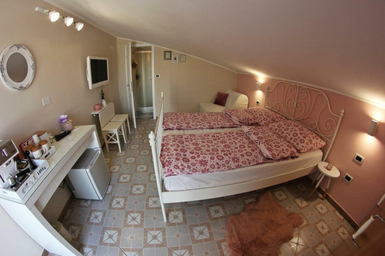 Room And Apartment Doris Lovrečica Extérieur photo