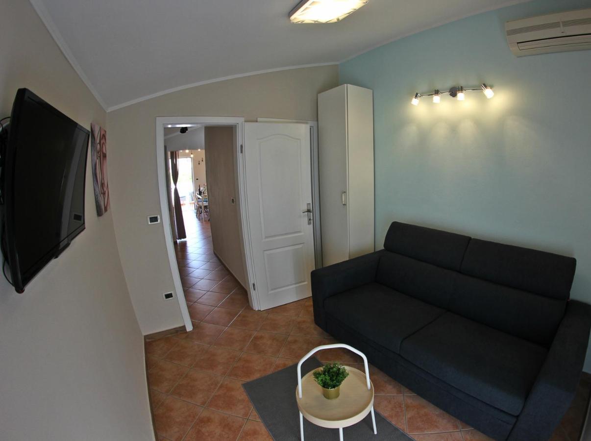 Room And Apartment Doris Lovrečica Extérieur photo
