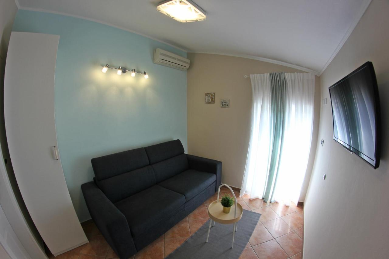 Room And Apartment Doris Lovrečica Extérieur photo