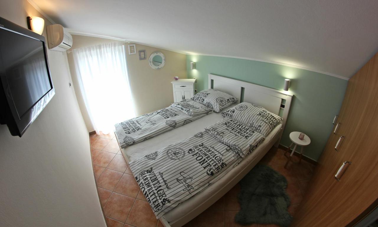 Room And Apartment Doris Lovrečica Extérieur photo