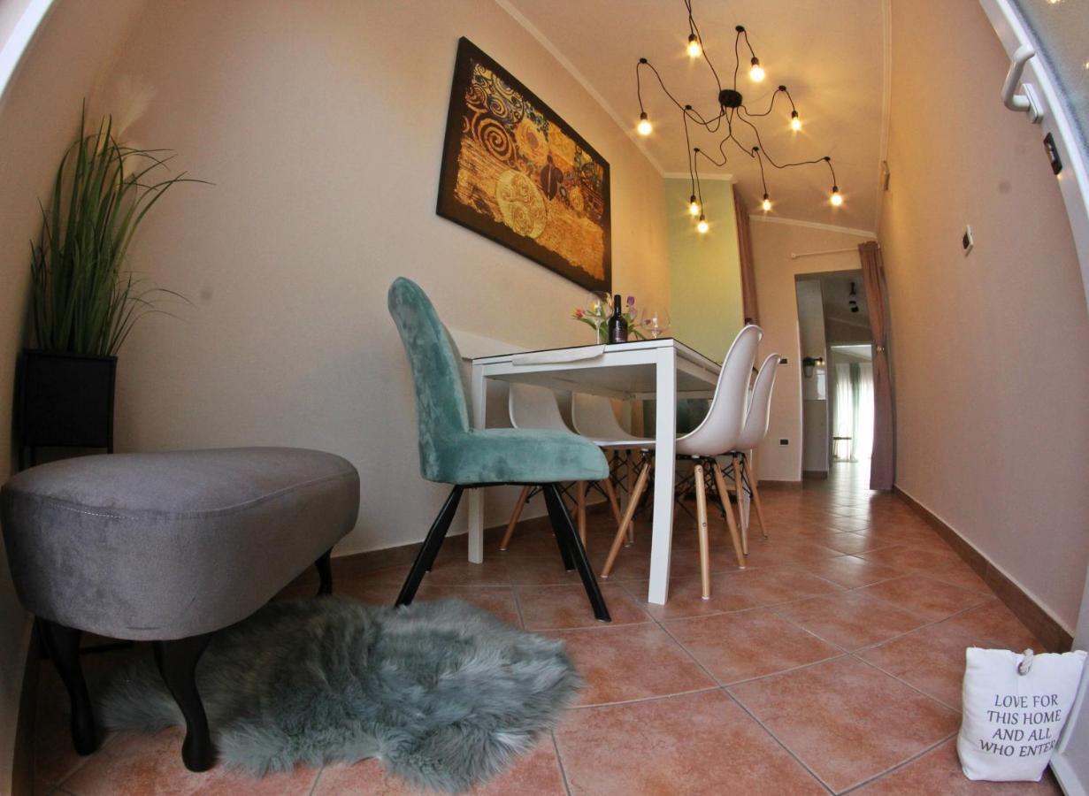 Room And Apartment Doris Lovrečica Extérieur photo