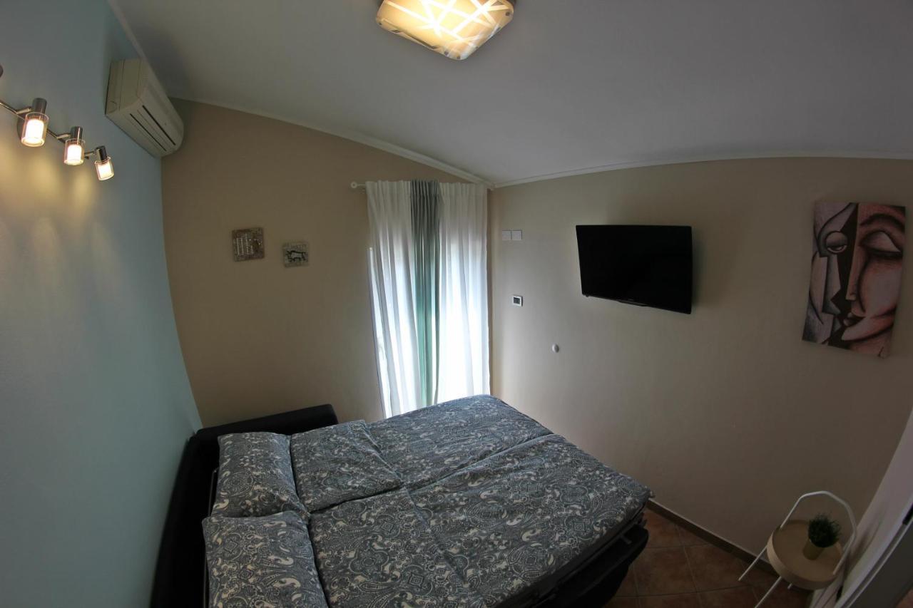 Room And Apartment Doris Lovrečica Extérieur photo