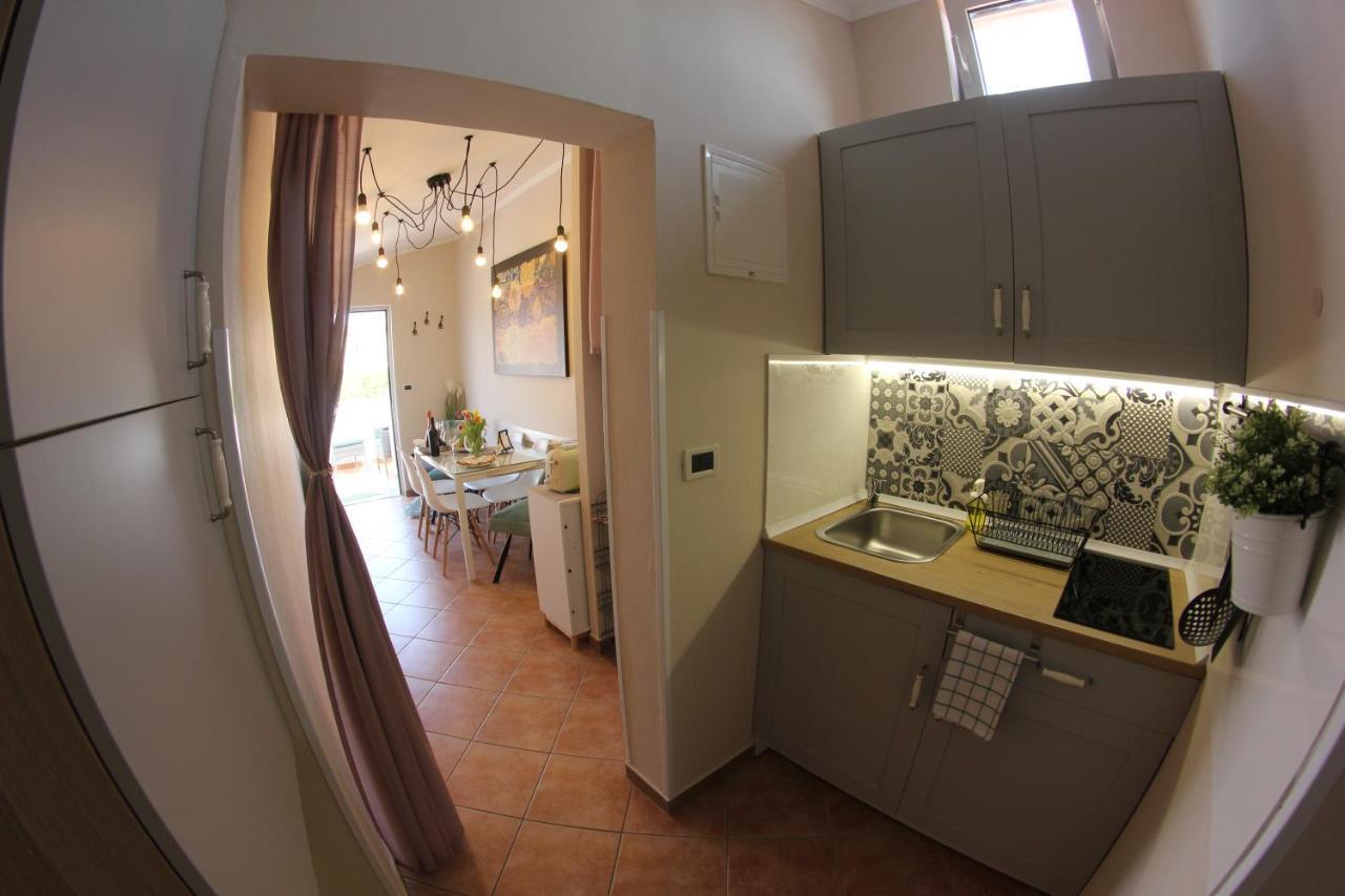 Room And Apartment Doris Lovrečica Extérieur photo
